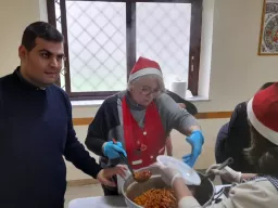 Pranzo solidale con i bambini dei campi rom natale 2023